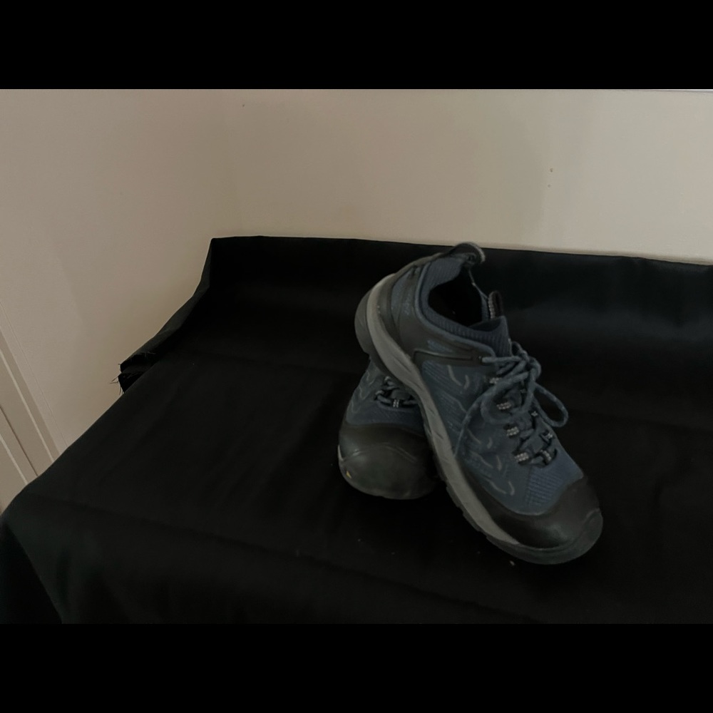Keen safety shoes steel toe
